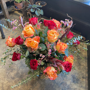 one dozen mixed rose & deluxe blooms bouquet